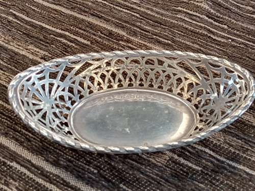 1908 sterling silver chester basket lenght 140mm width 73mm height 35mm