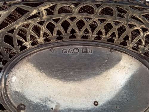 1908 sterling silver chester basket lenght 140mm width 73mm height 35mm