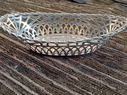 1908 sterling silver chester basket lenght 140mm width 73mm height 35mm