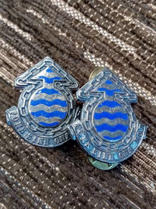 Collar badges set
