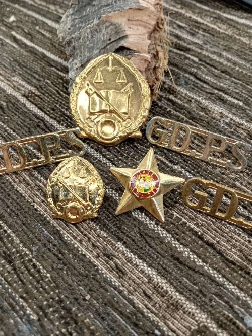 Collection of isignia
