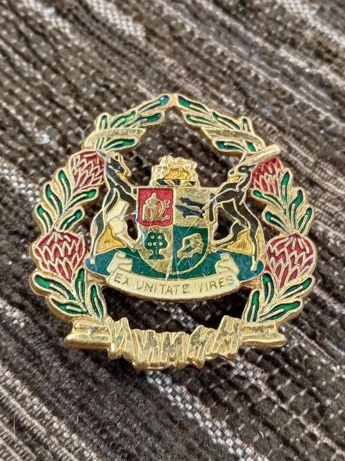 Metal rank insignia