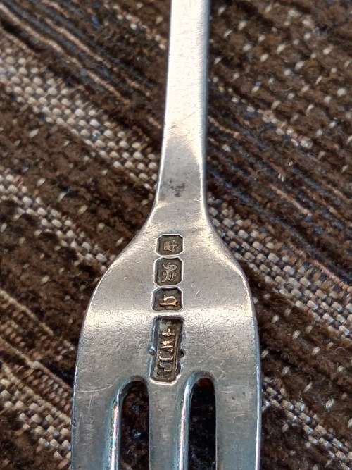 Sterling silver 3 tine fork 19.4cm
