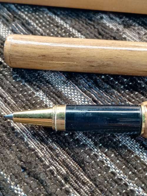 Cape Laurel pens
