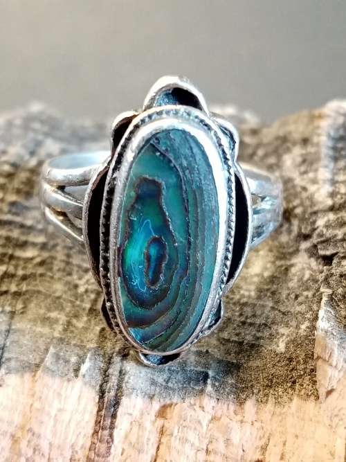 Sterling silver ring Antique mother of pearl ring Size M.5