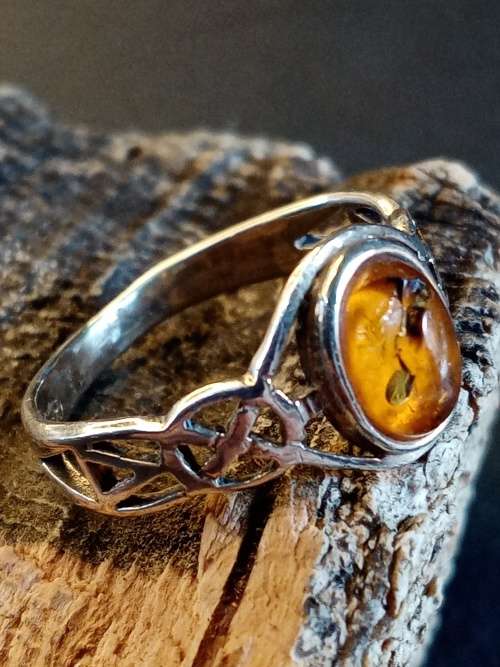 Sterling silver ring and amber Size N.5