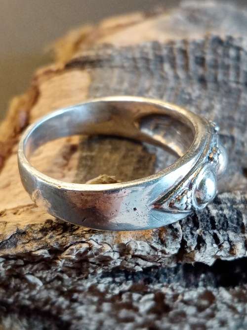 Sterling silver ring Antique ring Size P