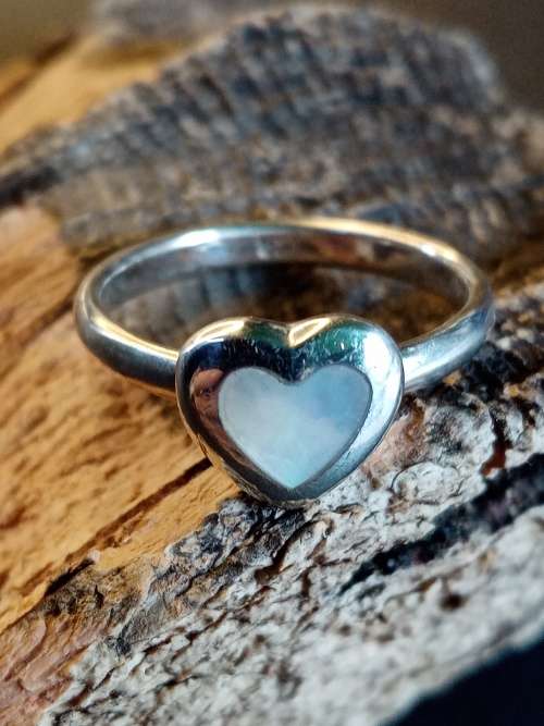Sterling silver Mother of Pole ring Size M.5