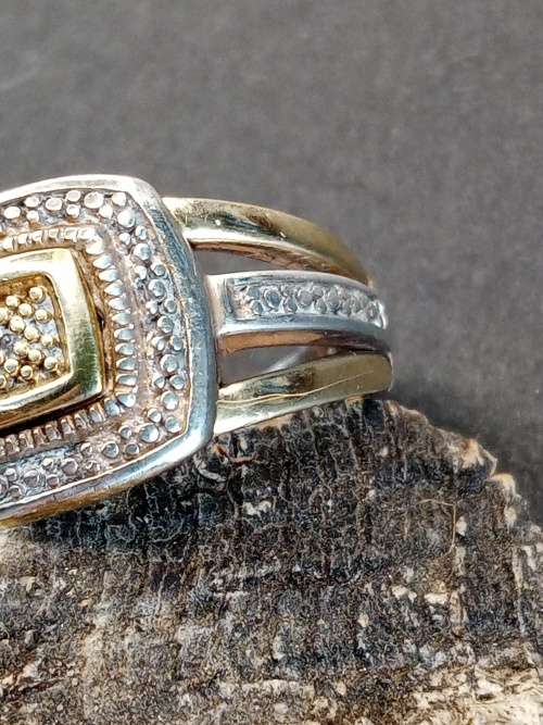 Sterling silver and 9ct gold ring Size L