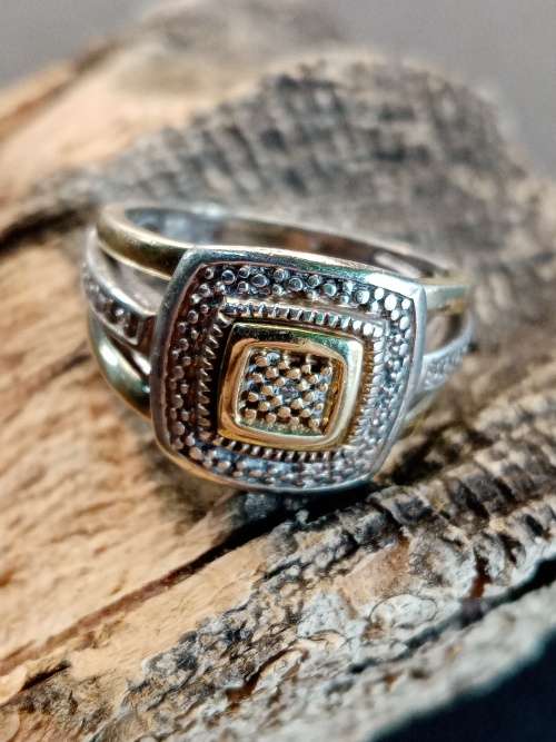 Sterling silver and 9ct gold ring Size L
