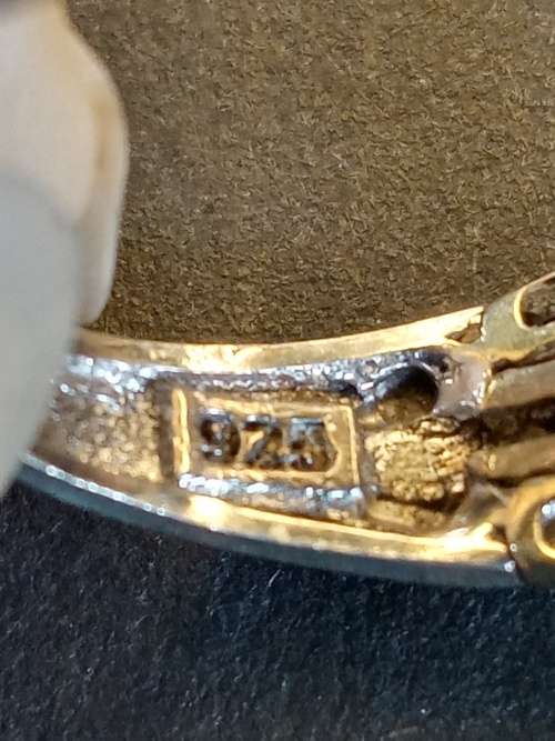 Sterling silver and 9ct gold ring Size L