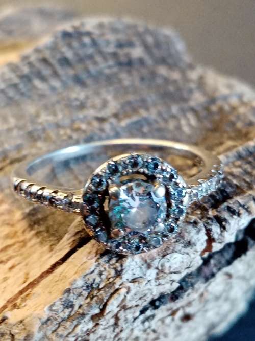 Sterling silver Size M.5