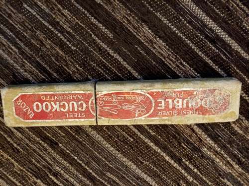 Double cuckoo cut throat razor