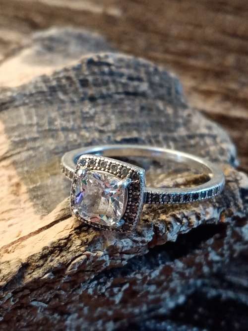 Sterling silver ring size Q
