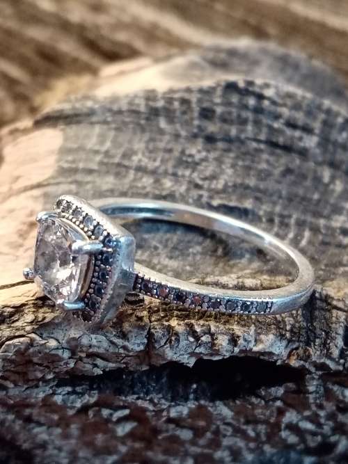 Sterling silver ring size Q