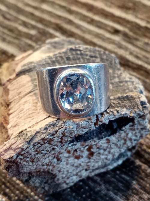 Sterling silver ring size M.5