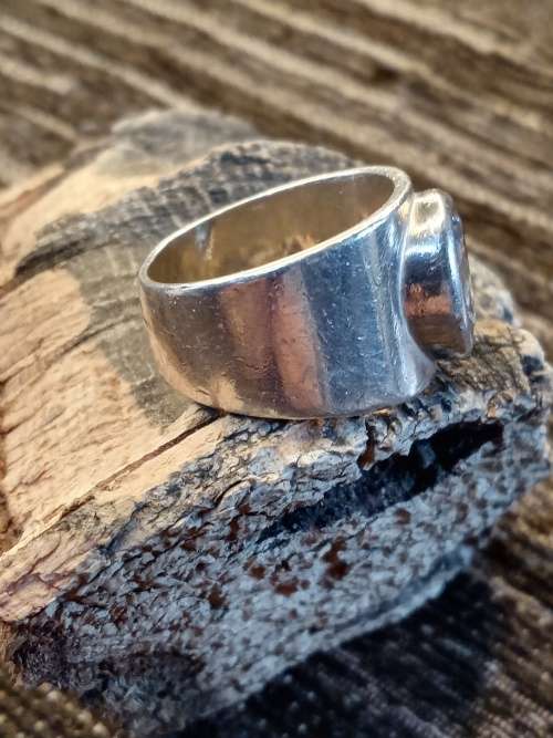 Sterling silver ring size M.5