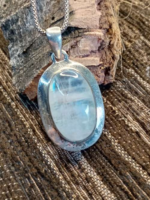 Sterling silver neclace with moonstone pendant