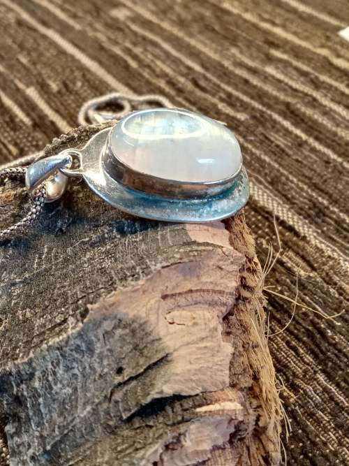 Sterling silver neclace with moonstone pendant