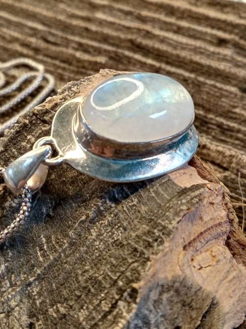 Sterling silver neclace with moonstone pendant