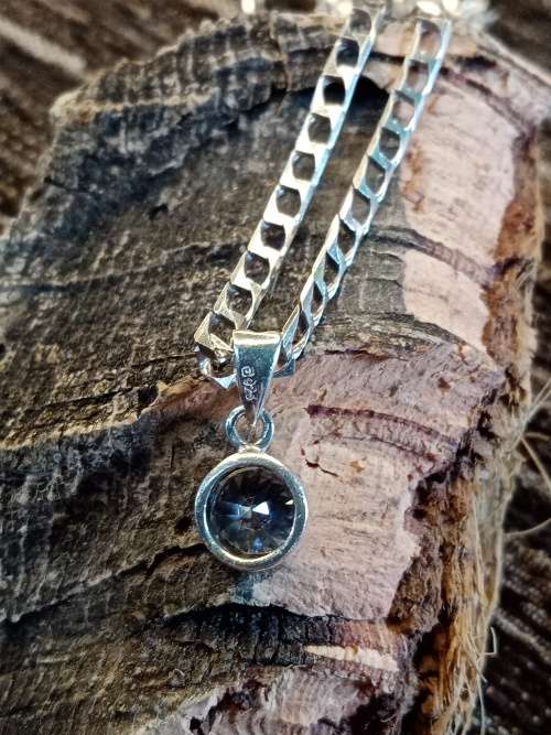 sterling silver neck chain pendant unknown stone 55cm long