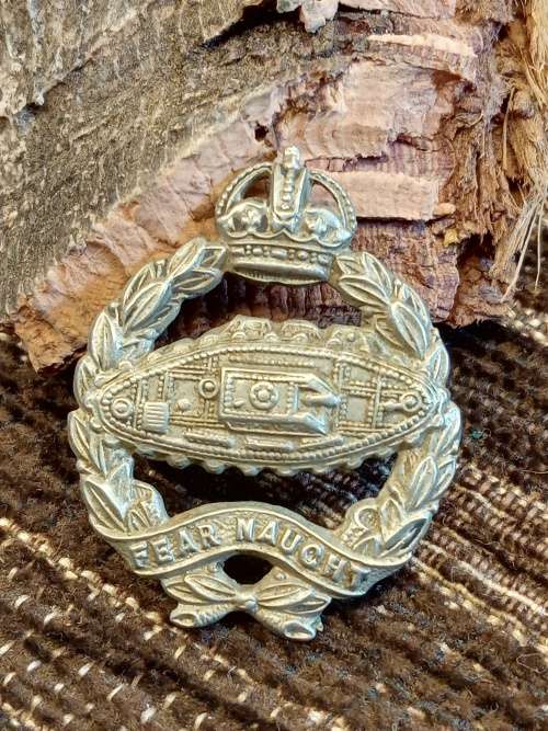 Fear Naught Tank Resiment cap badge