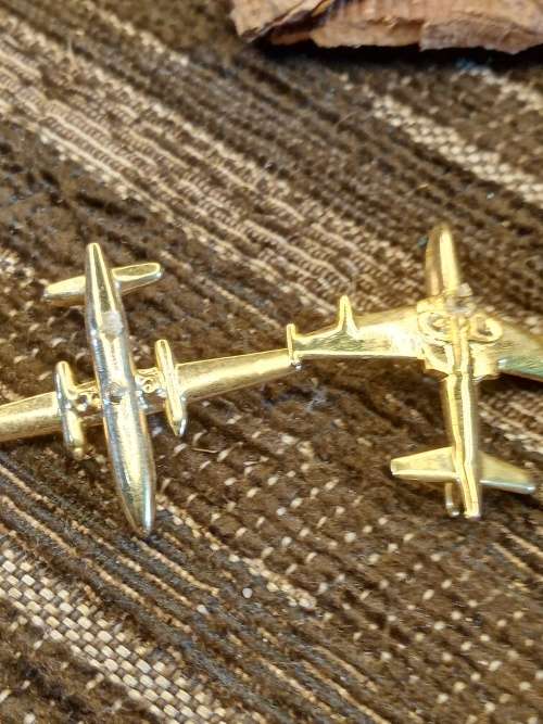 2 fighter jet lapel pins no pins on the back