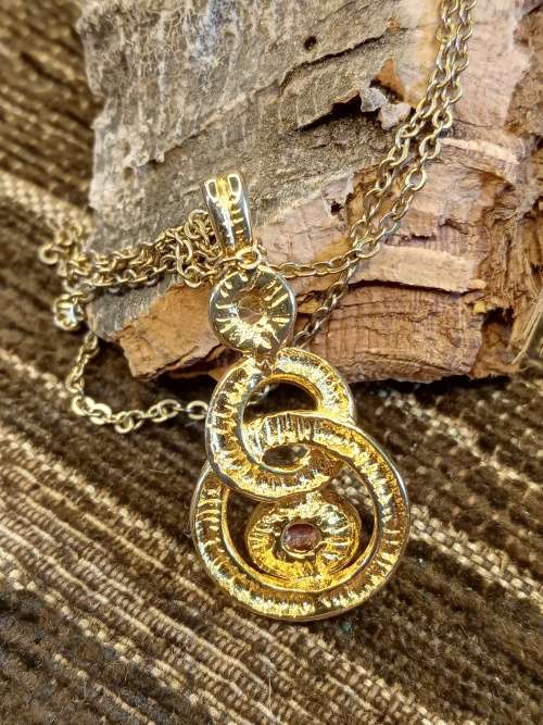 Costume jewelry Necklace