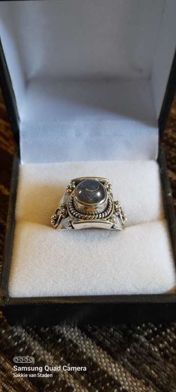 Sterling Silver ladies ring Size M No Box!