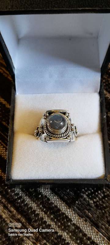 Sterling Silver ladies ring Size M No Box!