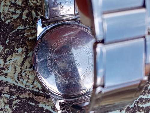 Vintage Invicta wrist watch manual wind 33mm ex crown WORKING near mint condition