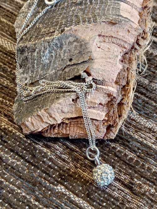 Sterling silver necklace with pendant 46cm long