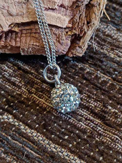 Sterling silver necklace with pendant 46cm long
