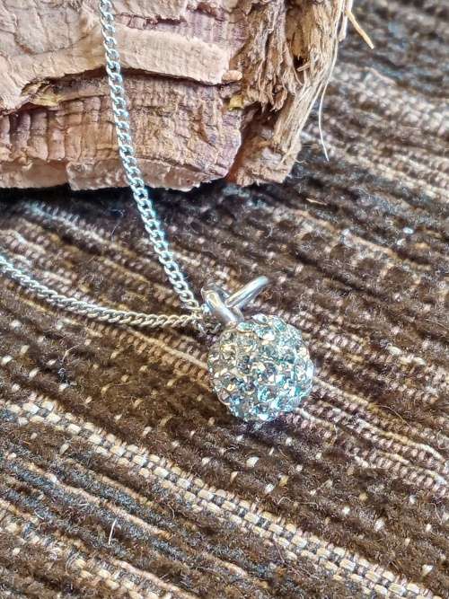 Sterling silver necklace with pendant 46cm long