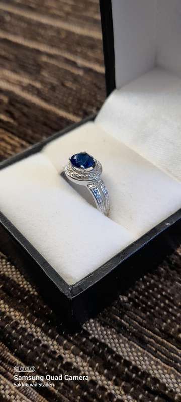 Sterling Silver ladies ring Size K NO BOX!