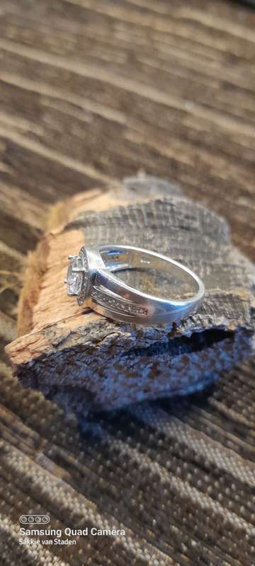 Sterling Silver ladies ring Size P NO BOX!