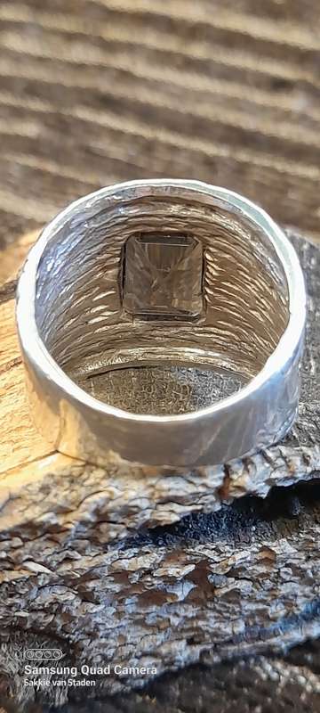 Sterling silver Vintage ladies ring with large brown stone Size L.5 No Box!