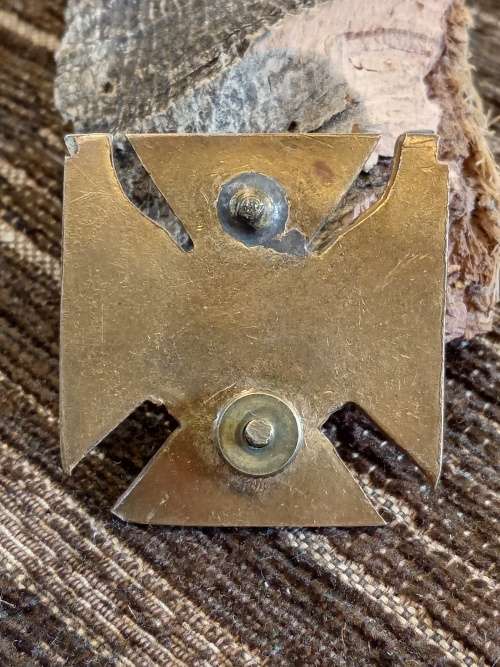 Border wall badge 1 pin missing