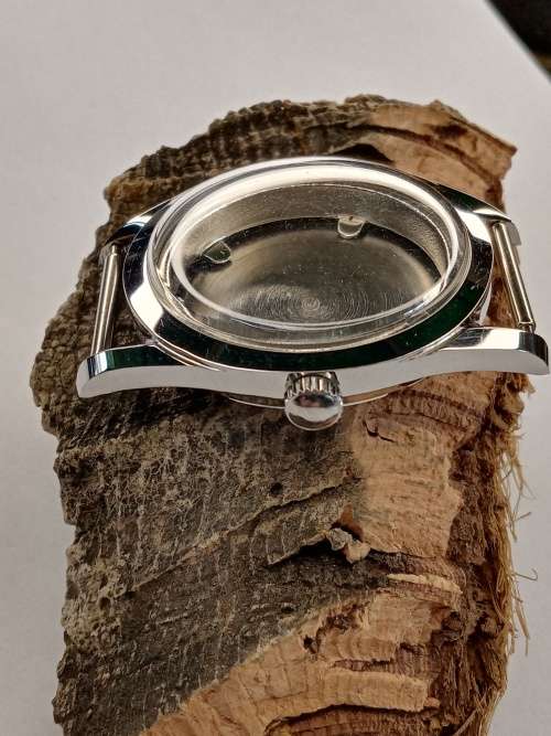 New old stock watch case crystal intact Size: 34mm ex crown