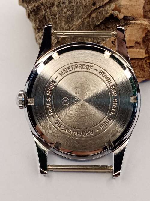 New old stock watch case crystal intact Size: 33mm ex crown