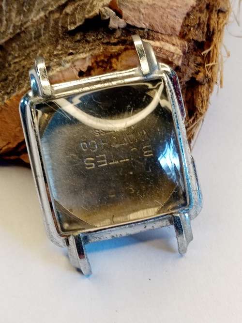 Square new old stock watch cases length: 24mm width: 23mm crystal intact