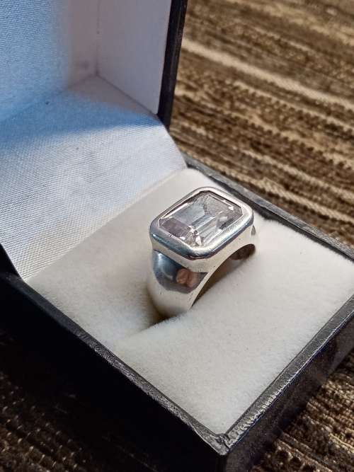 Sterling silver ring with large stone stone size 12mm by 9mm Size: J No Box!