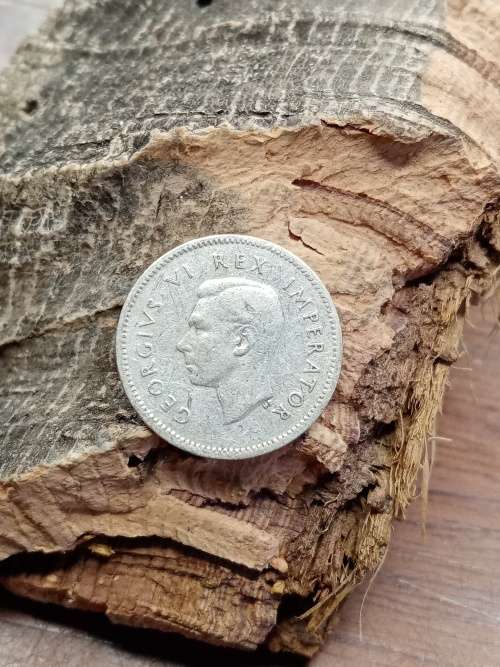 Threepence 1945