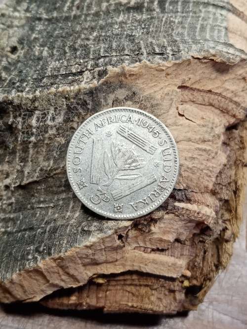 Threepence 1945