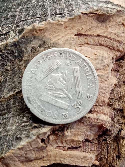 Threepence 1945