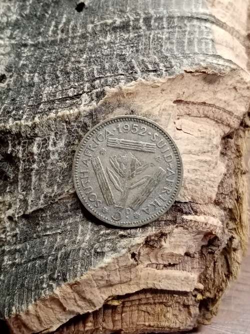Threepence 1952