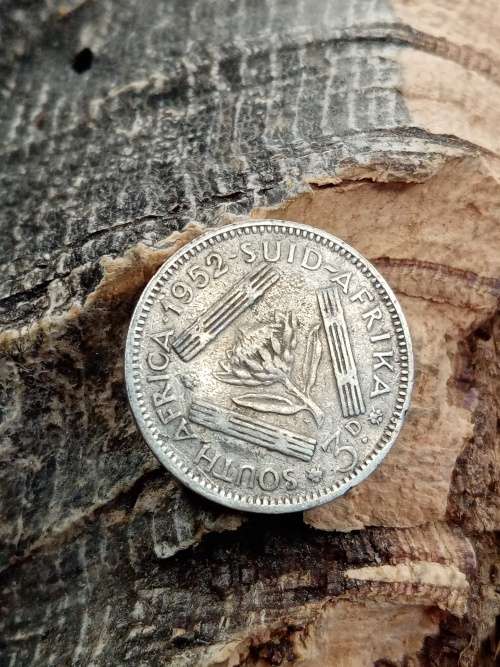 Threepence 1952