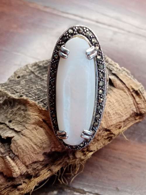Mother of Pearl and Marcasite Antique/Vintage ladies ring Size: O No Box!