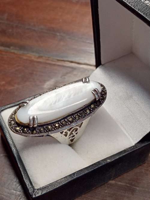 Mother of Pearl and Marcasite Antique/Vintage ladies ring Size: O No Box!