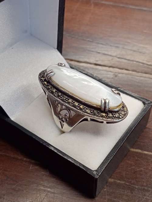Mother of Pearl and Marcasite Antique/Vintage ladies ring Size: O No Box!